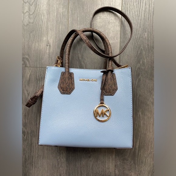 MICHAEL KORS MERCER MEDIUM MESSENGER CROSSBODY BAG CHAMBRAY & BROWN SIGNATURE - Picture 2 of 15